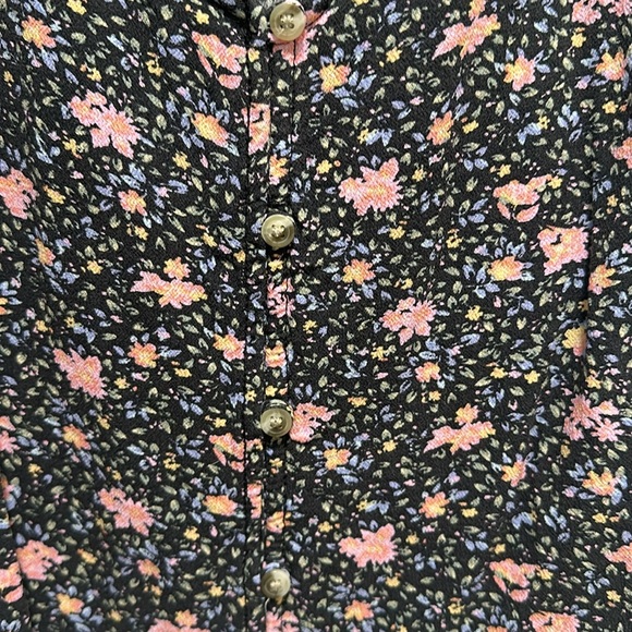 American Eagle Blue Floral Print Flowy Cropped Shirt - Picture 3 of 6